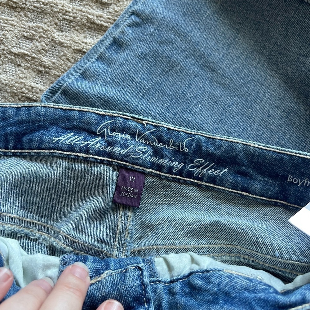 Gloria Vanderbilt NWT Boyfriend Jean distressed light wash jeans - Picture 3 of 14